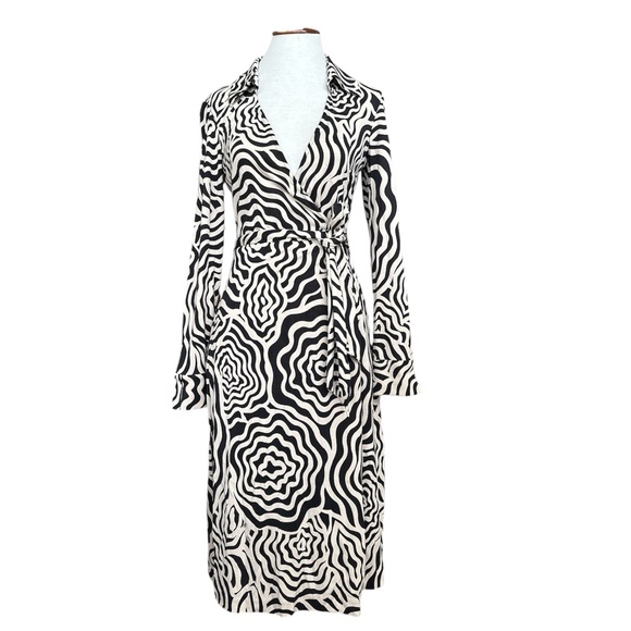 Diane Von Furstenberg Wrap Dress, Size - Picture 7 of 7